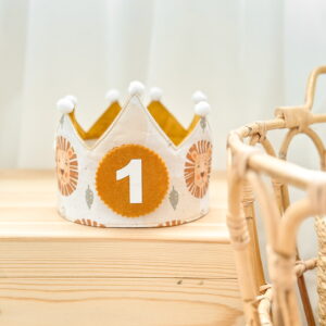 Corona cumpleaños León.