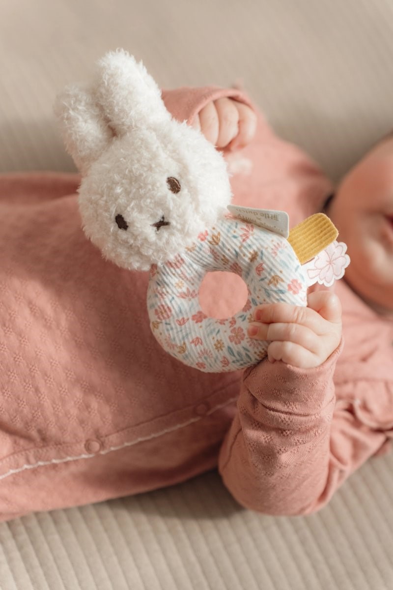 Sonajero Miffy Lucky Blossom – Little Dutch 3 Sonajero Miffy Lucky Blossom – Little Dutch