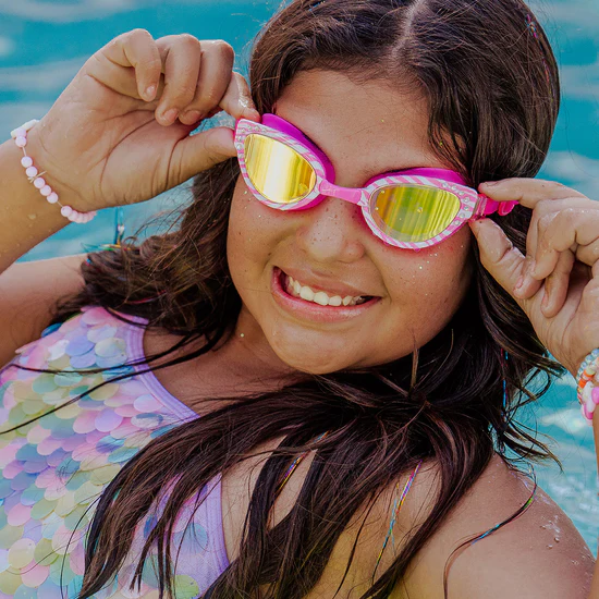 Gafas de natación infantiles Cleo Pink Pallas Bling2o – Estilo faraónico con glamour bajo el agua 2 Gafas de natación infantiles Cleo Pink Pallas Bling2o – Estilo faraónico con glamour bajo el agua