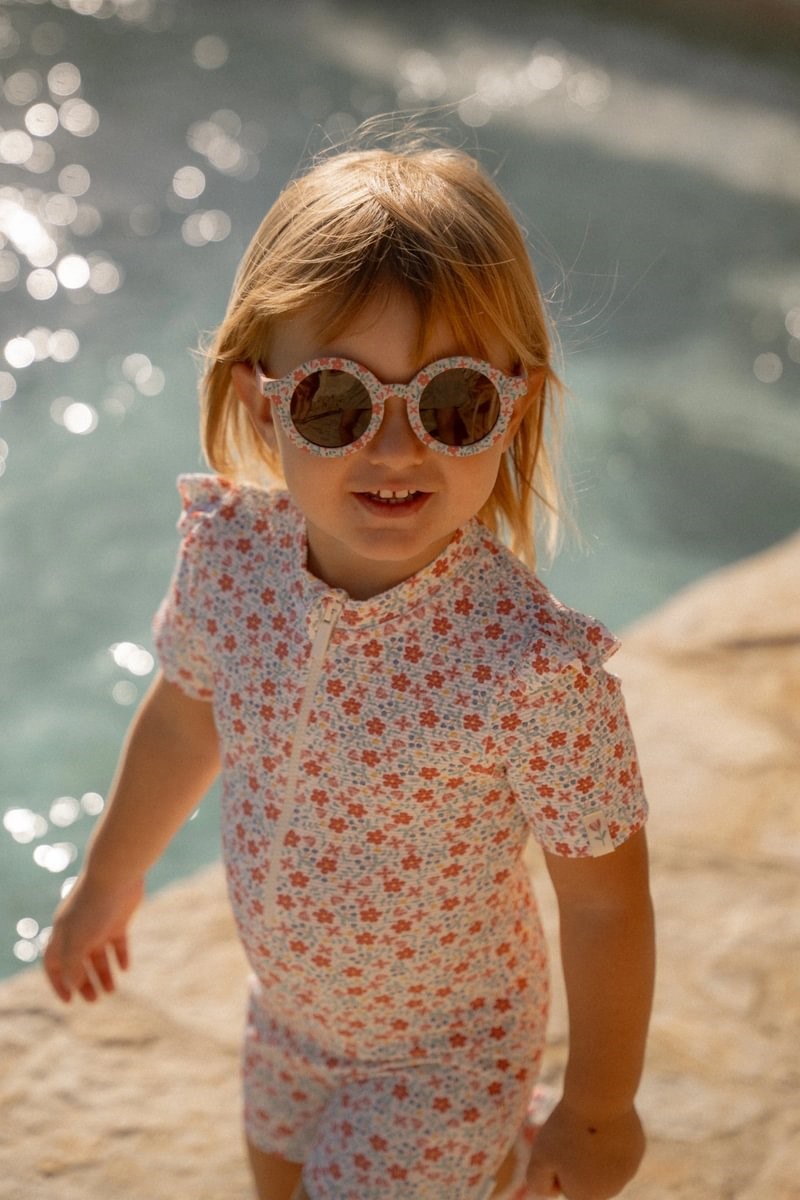 Gafas de Sol Redondas Flores – Protección UV400 y Diseño Floral Infantil Little Dutch 6 Gafas de Sol Redondas Flores – Protección UV400 y Diseño Floral Infantil Little Dutch
