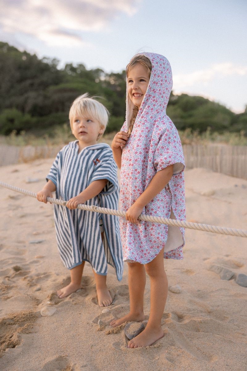 Poncho de Playa Sunny Flowers Multicolor – Toalla con Capucha 100% Algodón Orgánico Little Dutch 5 Poncho de Playa Sunny Flowers Multicolor – Toalla con Capucha 100% Algodón Orgánico Little Dutch