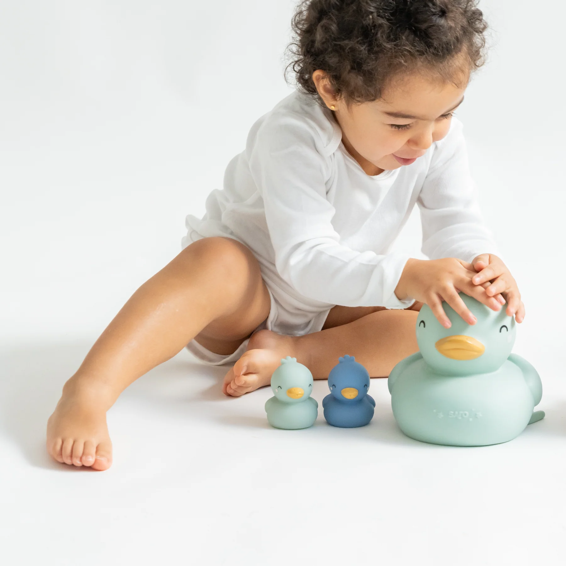 Set de juguetes de baño Little Ducks – Saro Baby – Patitos amarillos – Diversión segura para la hora del baño 3 Set de juguetes de baño Little Ducks – Saro Baby – Patitos amarillos – Diversión segura para la hora del baño