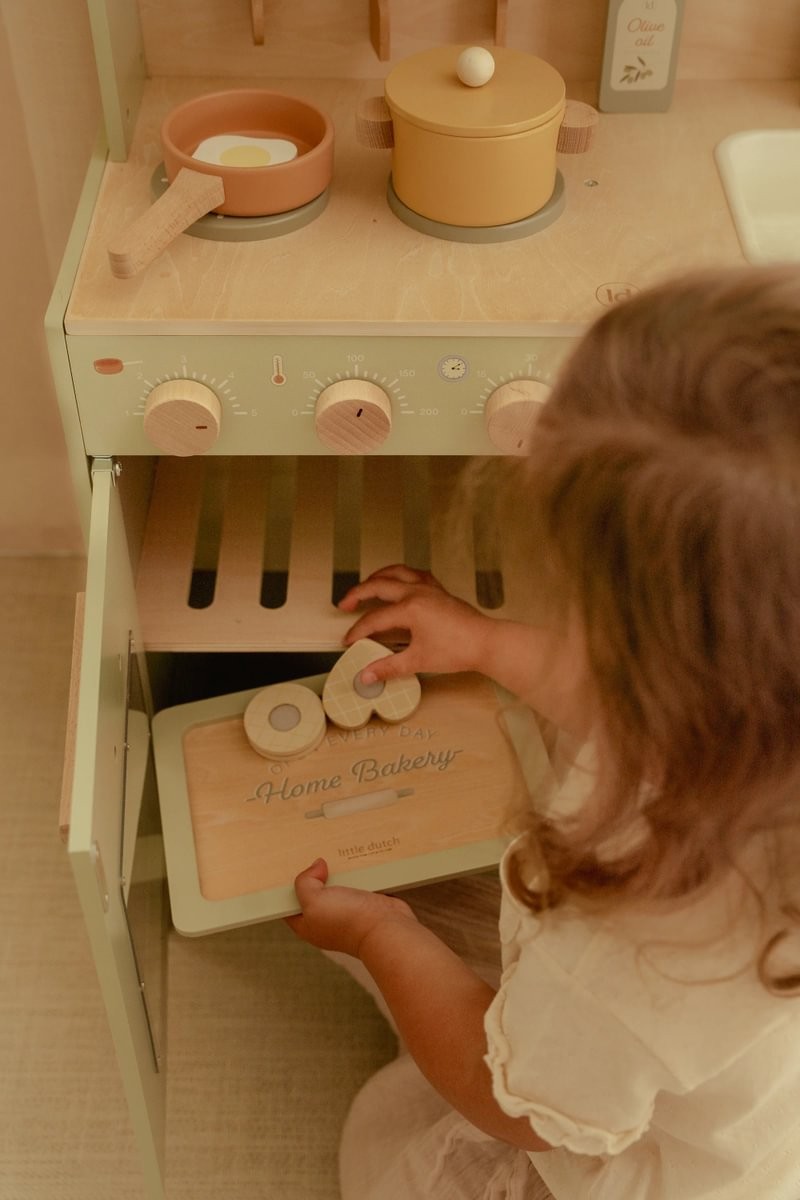 Set de repostería FSC – Juego de cocina de madera con accesorios – Little Dutch – Juego simbólico desde 3 años 10 Set de repostería FSC – Juego de cocina de madera con accesorios – Little Dutch – Juego simbólico desde 3 años