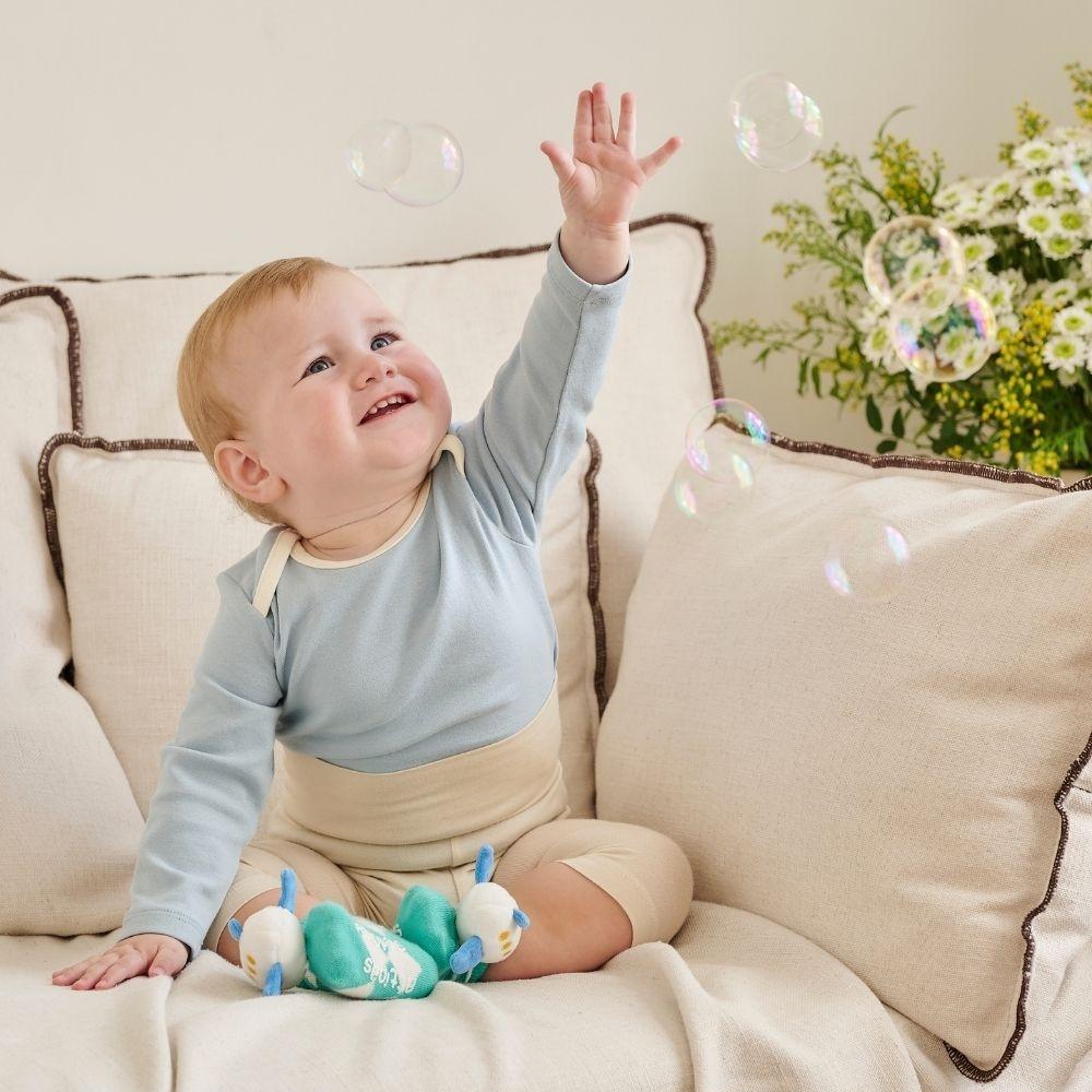 Calcetines estimulación Attisocks Airplane – Calcetines sensoriales bebé – Attipas – Desarrollo motor y cognitivo desde 0 meses 5 Calcetines estimulación Attisocks Airplane – Calcetines sensoriales bebé – Attipas – Desarrollo motor y cognitivo desde 0 meses