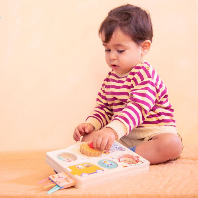 En camino – Maletita descubrimiento – Juguete sensorial y de actividades – Lilliputiens – Estimulación temprana desde 9 meses 3 En camino – Maletita descubrimiento – Juguete sensorial y de actividades – Lilliputiens – Estimulación temprana desde 9 meses