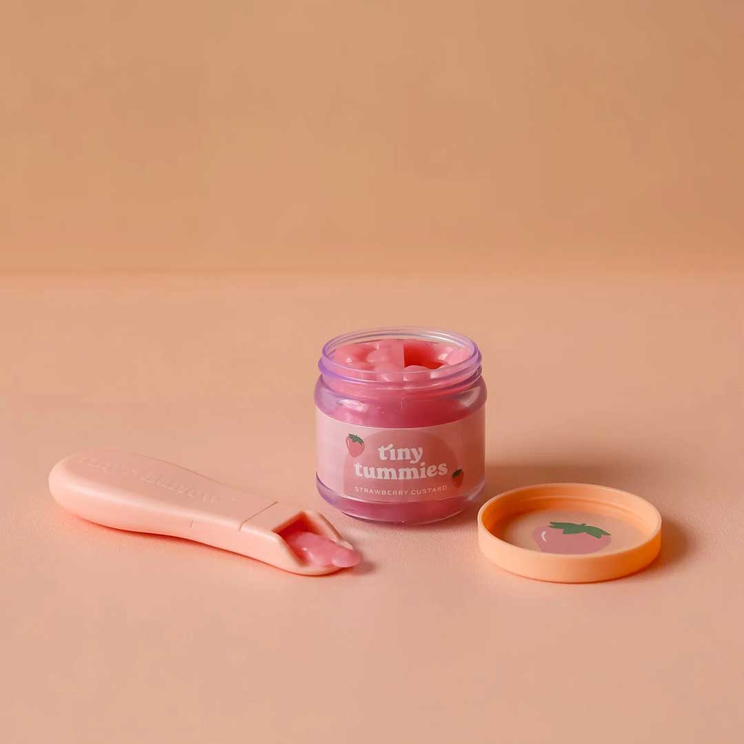 Set de Tarro y Cuchara Potito de Fresa para Muñecos – Tiny Harlow – Juego de imitación desde 3 años 3 Set de Tarro y Cuchara Potito de Fresa para Muñecos – Tiny Harlow – Juego de imitación desde 3 años