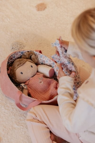 Muñeca bebé Rosa con canastilla Little Dutch – Indya 8 Muñeca bebé Rosa con canastilla Little Dutch – Indya