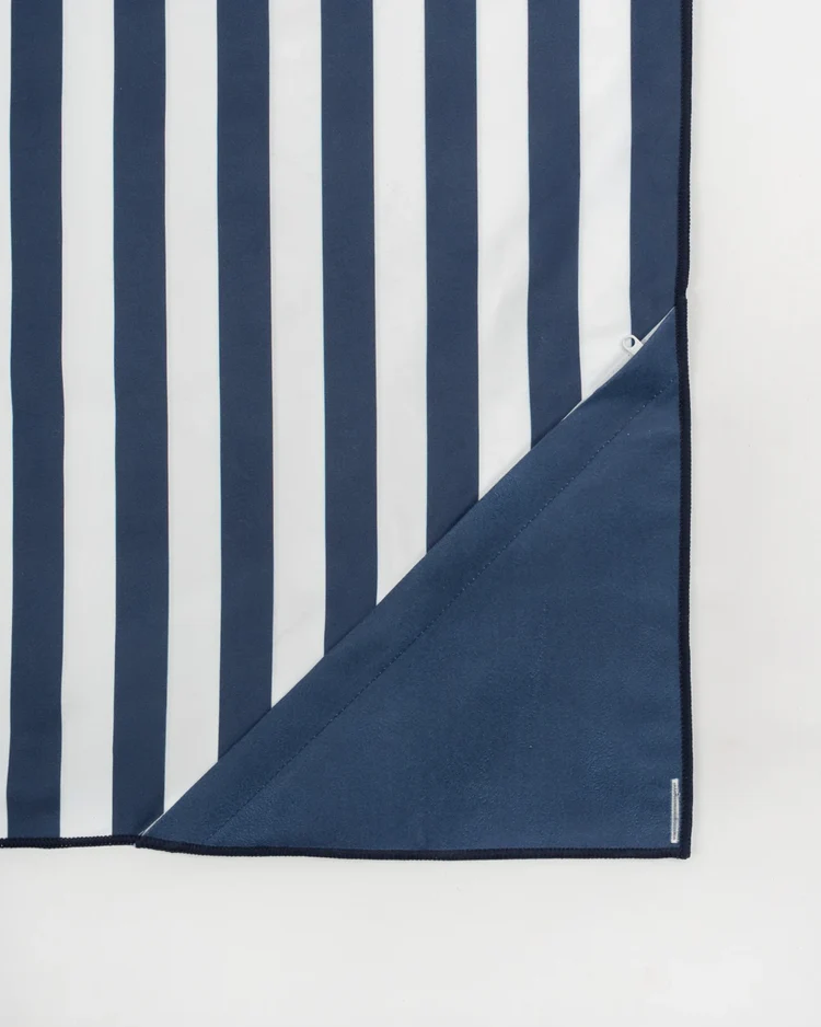 Toalla playa microfibra Savannah rayas – Flamingueo – Indya 2 Toalla playa microfibra Savannah rayas – Flamingueo – Indya