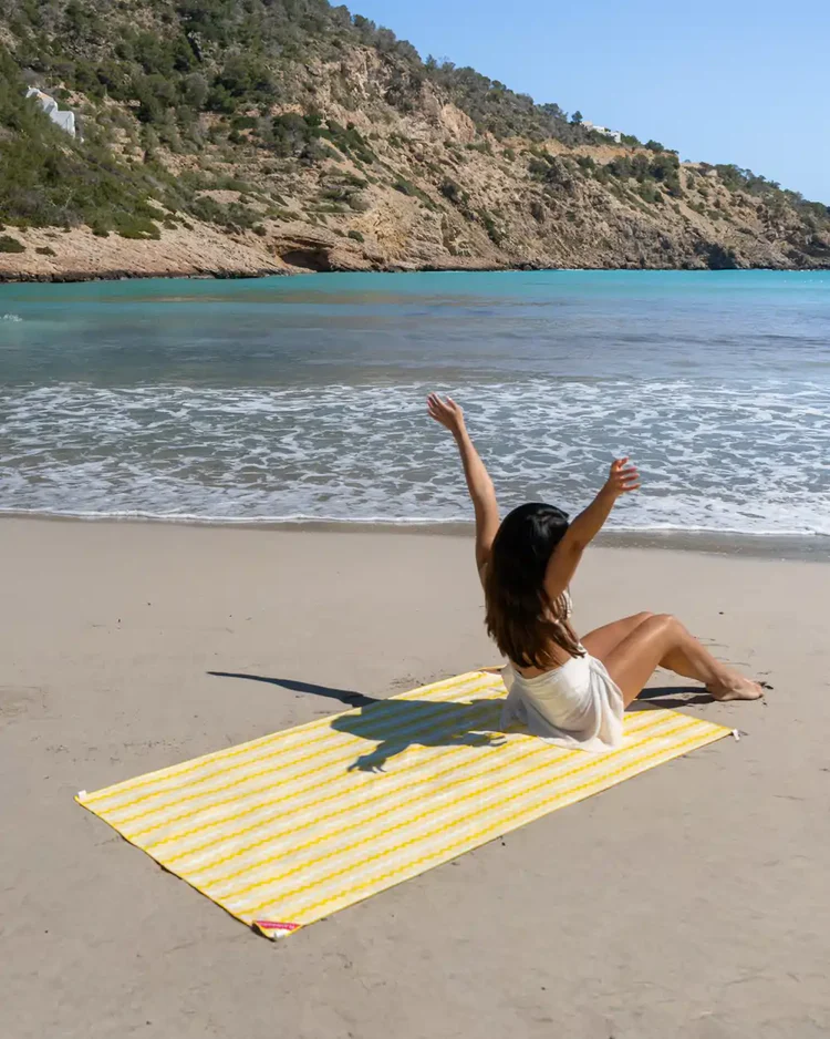 Toalla playa microfibra Tropic amarilla – Flamingueo – Indya 3 Toalla playa microfibra Tropic amarilla – Flamingueo – Indya