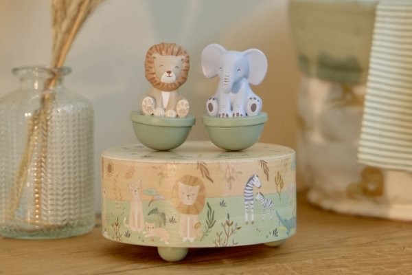 Caja Musical Safari Friends – Caja de Música de Madera – Little Dutch – IndyaEduOcio 9 Caja Musical Safari Friends – Caja de Música de Madera – Little Dutch – IndyaEduOcio