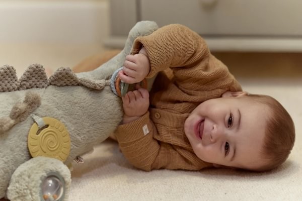 Cocodrilo de Actividades Safari Friends – Peluche Sensorial para Bebés – Little Dutch – Estimulación y Descubrimiento – IndyaEduOcio 12 Cocodrilo de Actividades Safari Friends – Peluche Sensorial para Bebés – Little Dutch – Estimulación y Descubrimiento – IndyaEduOcio