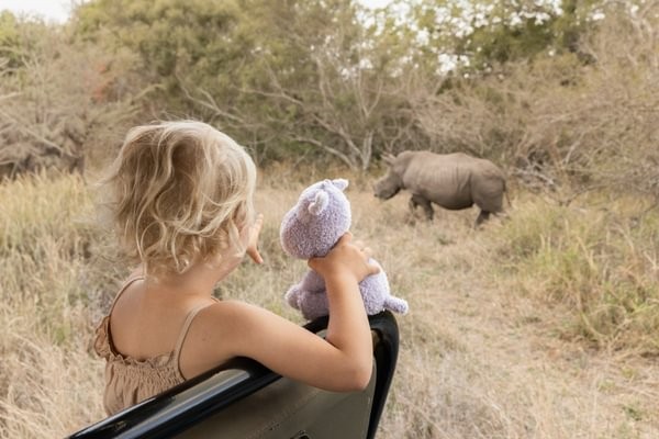 Hipopótamo Peluche Safari Friends – Peluche Infantil Suave – Little Dutch – Compañero de Apego – IndyaEduOcio 9 Hipopótamo Peluche Safari Friends – Peluche Infantil Suave – Little Dutch – Compañero de Apego – IndyaEduOcio