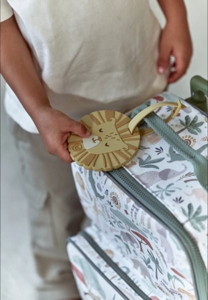 Maleta Safari Friends – Maleta infantil con ruedas – Little Dutch – IndyaEduOcio 7 Maleta Safari Friends – Maleta infantil con ruedas – Little Dutch – IndyaEduOcio