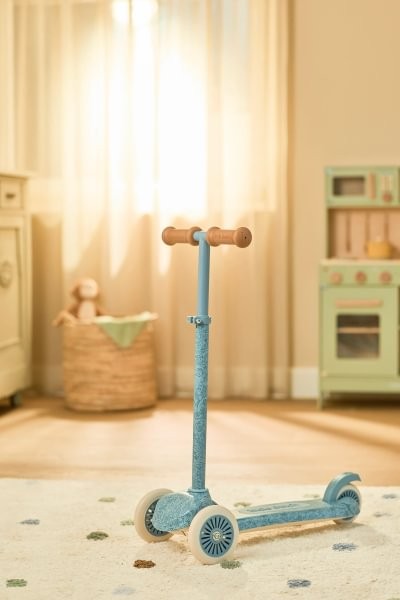 Patinete Tres Ruedas Safari Azul – Patinete Infantil Evolutivo – Little Dutch – De 2 a 6 Años – IndyaEduOcio 11 Patinete Tres Ruedas Safari Azul – Patinete Infantil Evolutivo – Little Dutch – De 2 a 6 Años – IndyaEduOcio