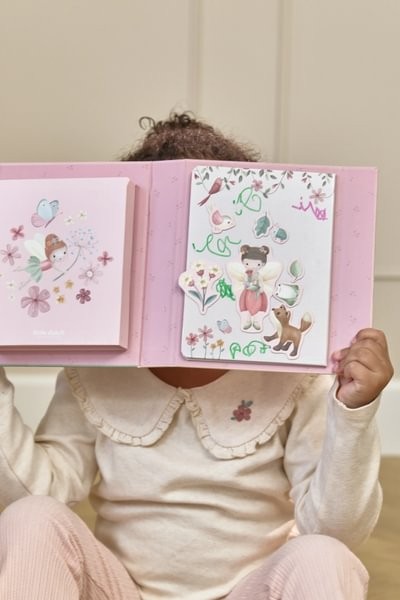 Set de Juego Magnético Rosa Fairy Garden – Juego Magnético Reutilizable – Little Dutch – Creatividad desde 3 Años – IndyaEduOcio 5 Set de Juego Magnético Rosa Fairy Garden – Juego Magnético Reutilizable – Little Dutch – Creatividad desde 3 Años – IndyaEduOcio
