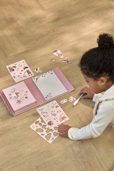 Set de Juego Magnético Rosa Fairy Garden – Juego Magnético Reutilizable – Little Dutch – Creatividad desde 3 Años – IndyaEduOcio 7 Set de Juego Magnético Rosa Fairy Garden – Juego Magnético Reutilizable – Little Dutch – Creatividad desde 3 Años – IndyaEduOcio