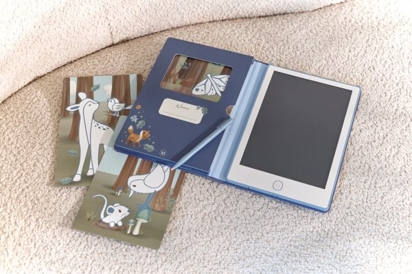 Tablet de Dibujo Azul Forest Friends – Pizarra LCD infantil reutilizable – Little Dutch – IndyaEduOcio 9 Tablet de Dibujo Azul Forest Friends – Pizarra LCD infantil reutilizable – Little Dutch – IndyaEduOcio