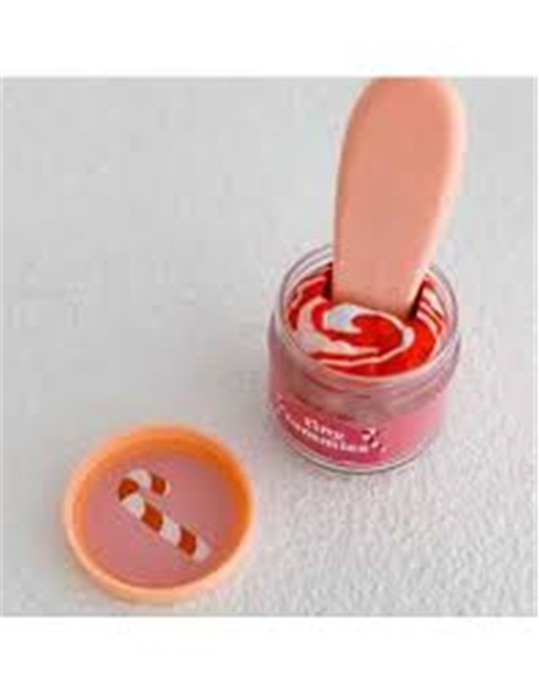 Candy Cane Tiny Harlow — detalle del potito Detalle del potito Candy Cane y su cuchara mágica Tiny Harlow